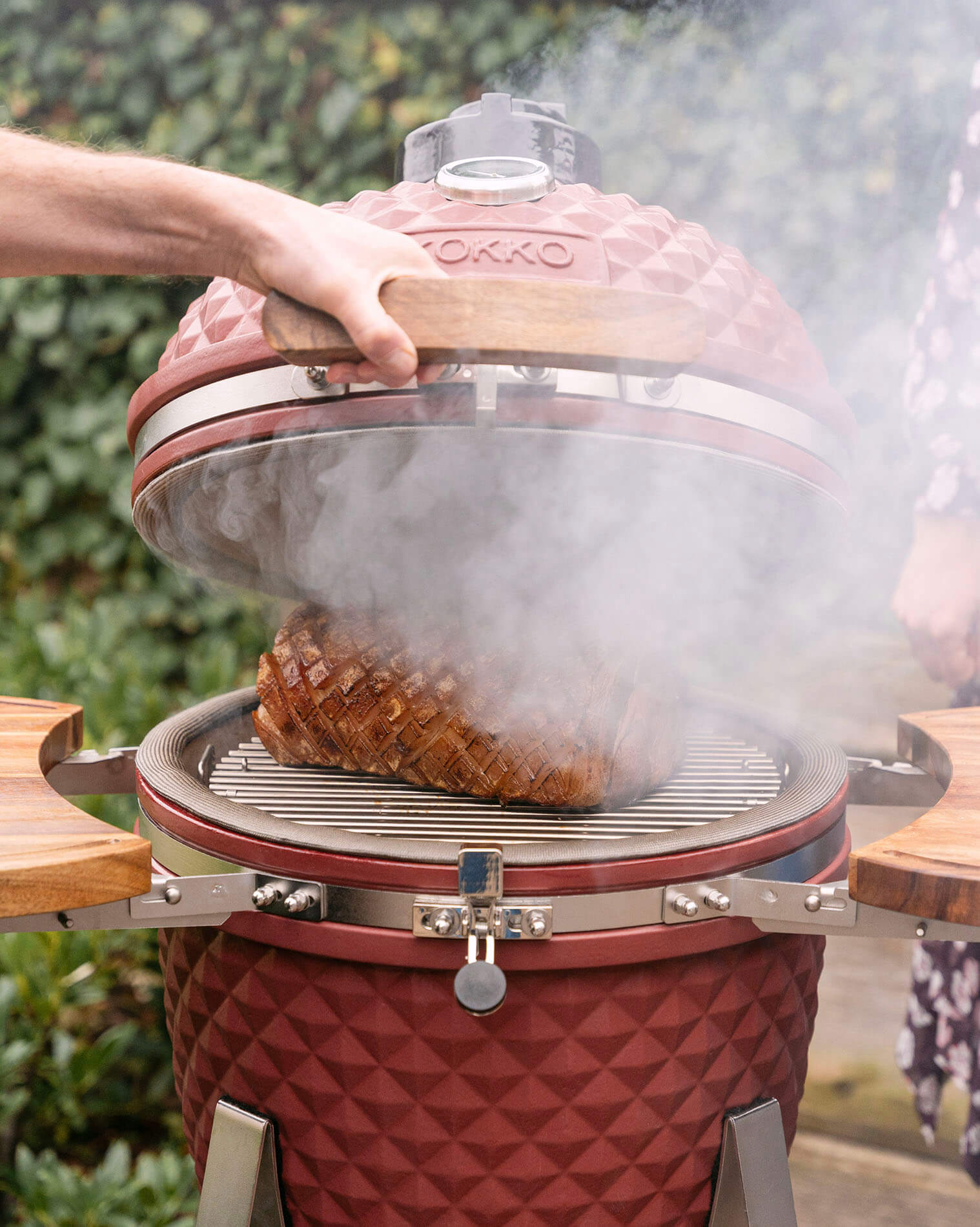Rokende rode oxide Kamado Kokko