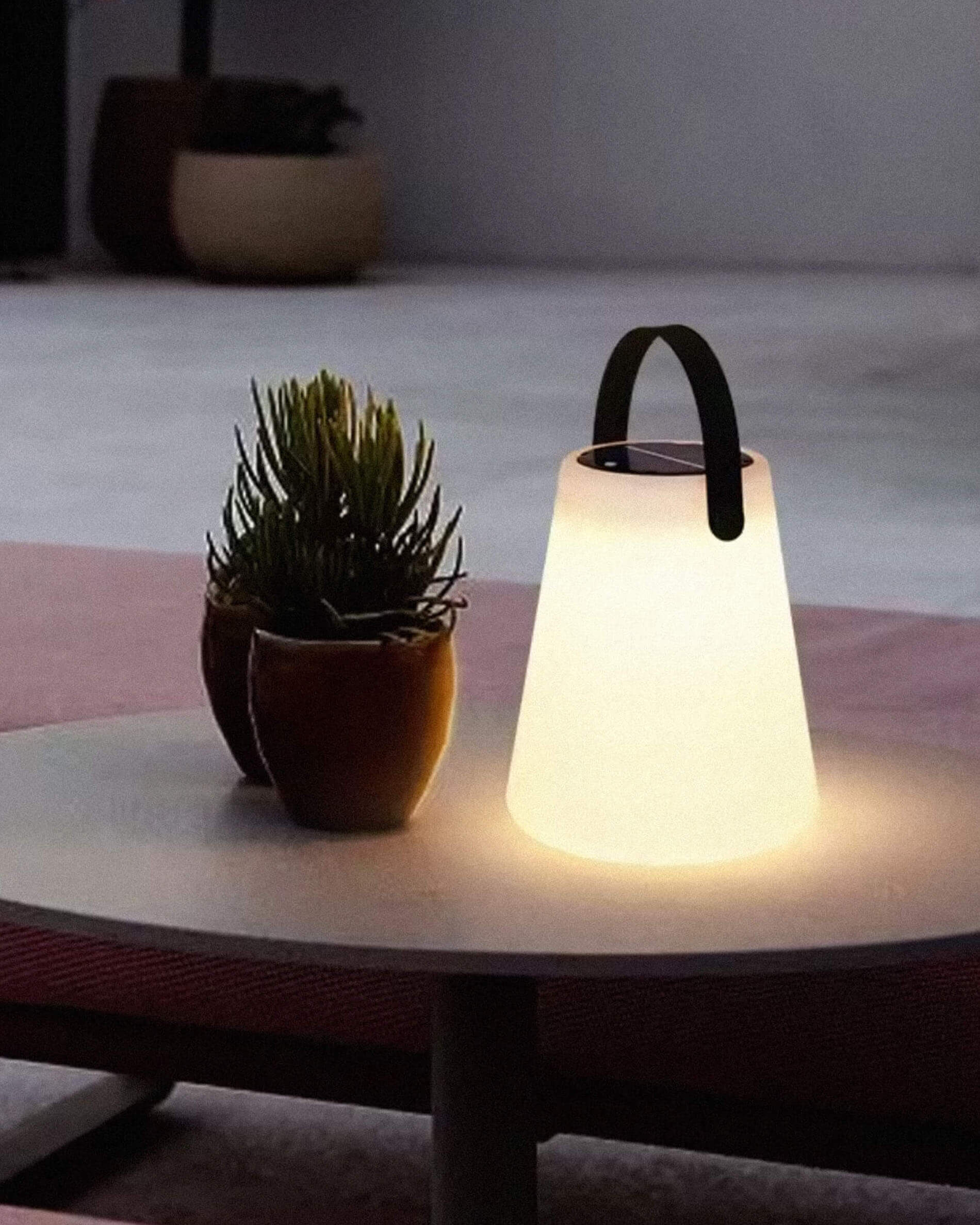 Solar buitenlamp in kegelvorm
