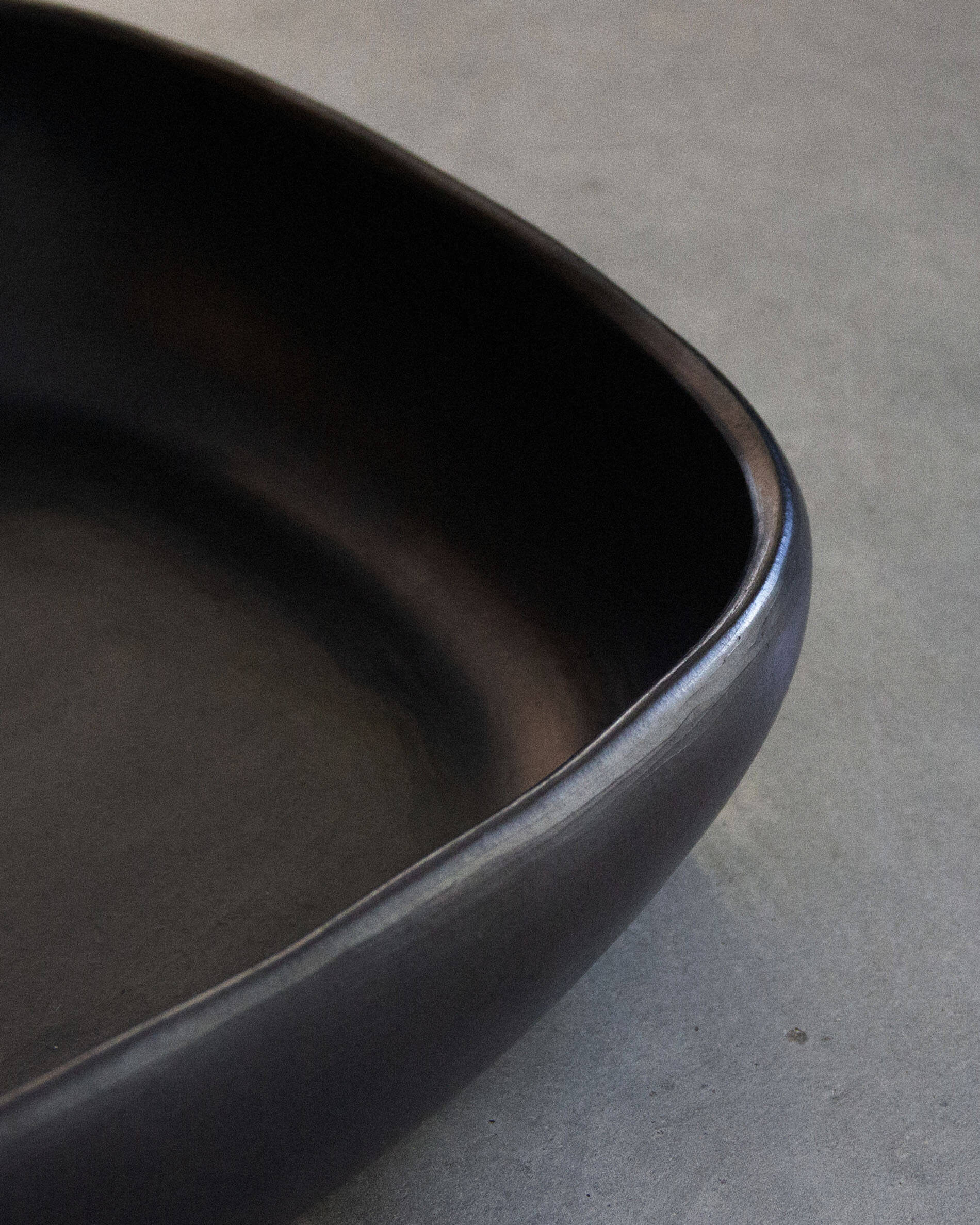 Chamba schaal van zwart aardewerk